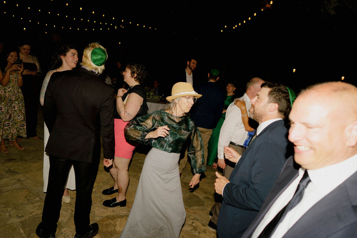 Esme&JacobWeddingPhotos_Previews_AustinWeddingPhotographer_HereafterFilms-98