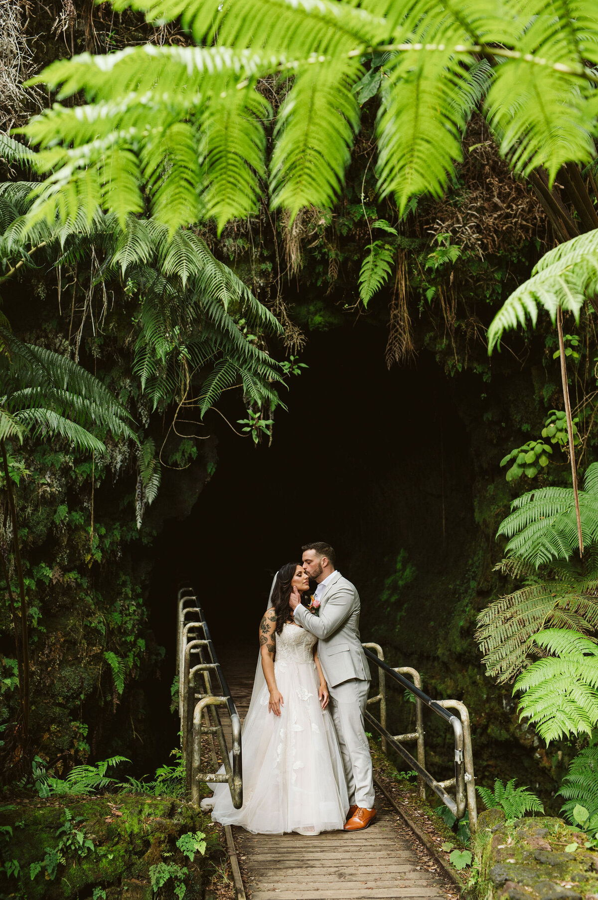 the-trammells's-elopement-big-island-hawaii-by-bruna-kitchen-photography-10