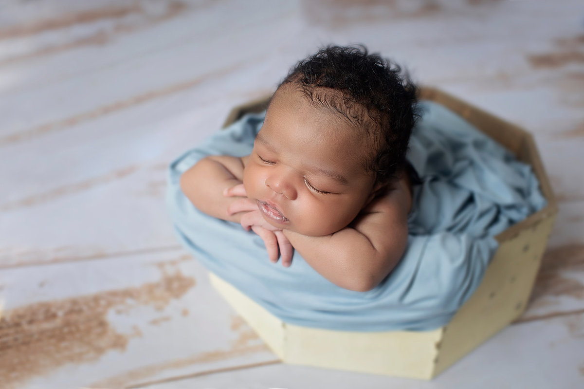 best Maryland newborn photographer, Baltimore newborn photographer, newborn photography near me, newborn portraits Crofton MD, professional baby photos