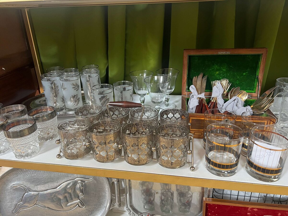 Old-Line-Markt-Poolesville-Maryland-Aix-La-Chapelle-Danielle-Couick-Ghost-Host-Magnolia-Bluebird16