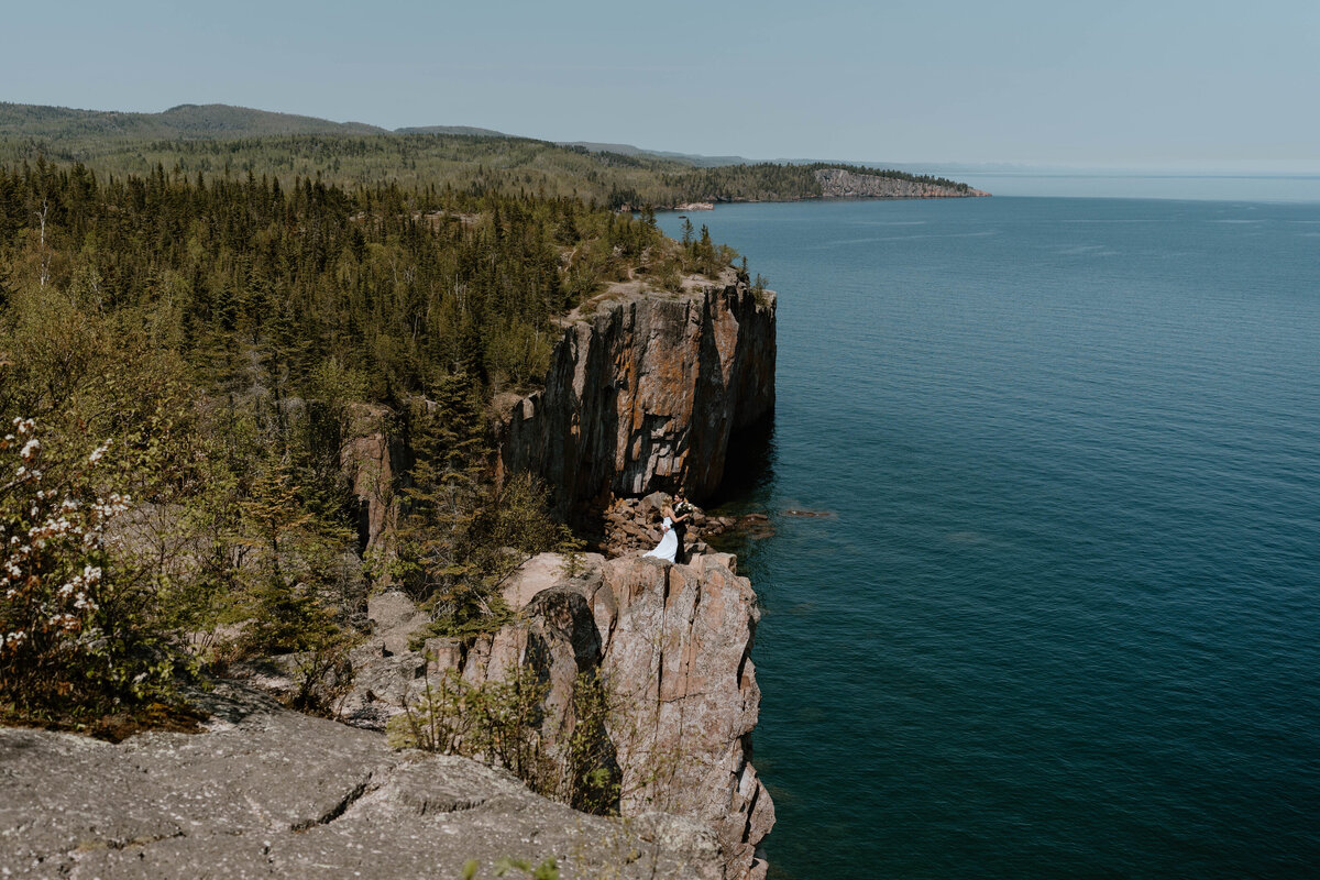Anna + Drew Black Beach and Palisade Head Elopement Two Harbors, Minnesota_-39