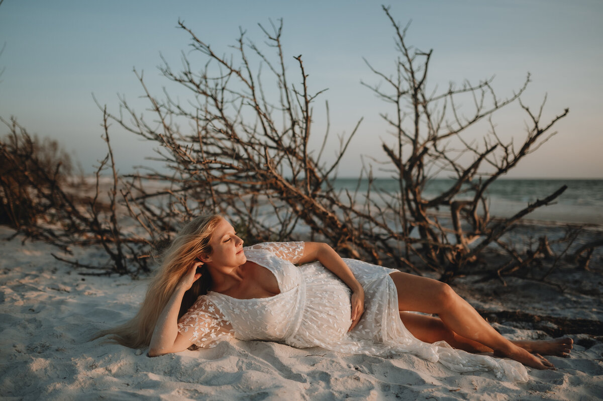 honeymoon-beach-maternity-session55