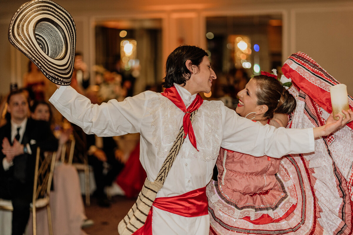 karina-teddy-nye2324-wedding-sneakpeek-28