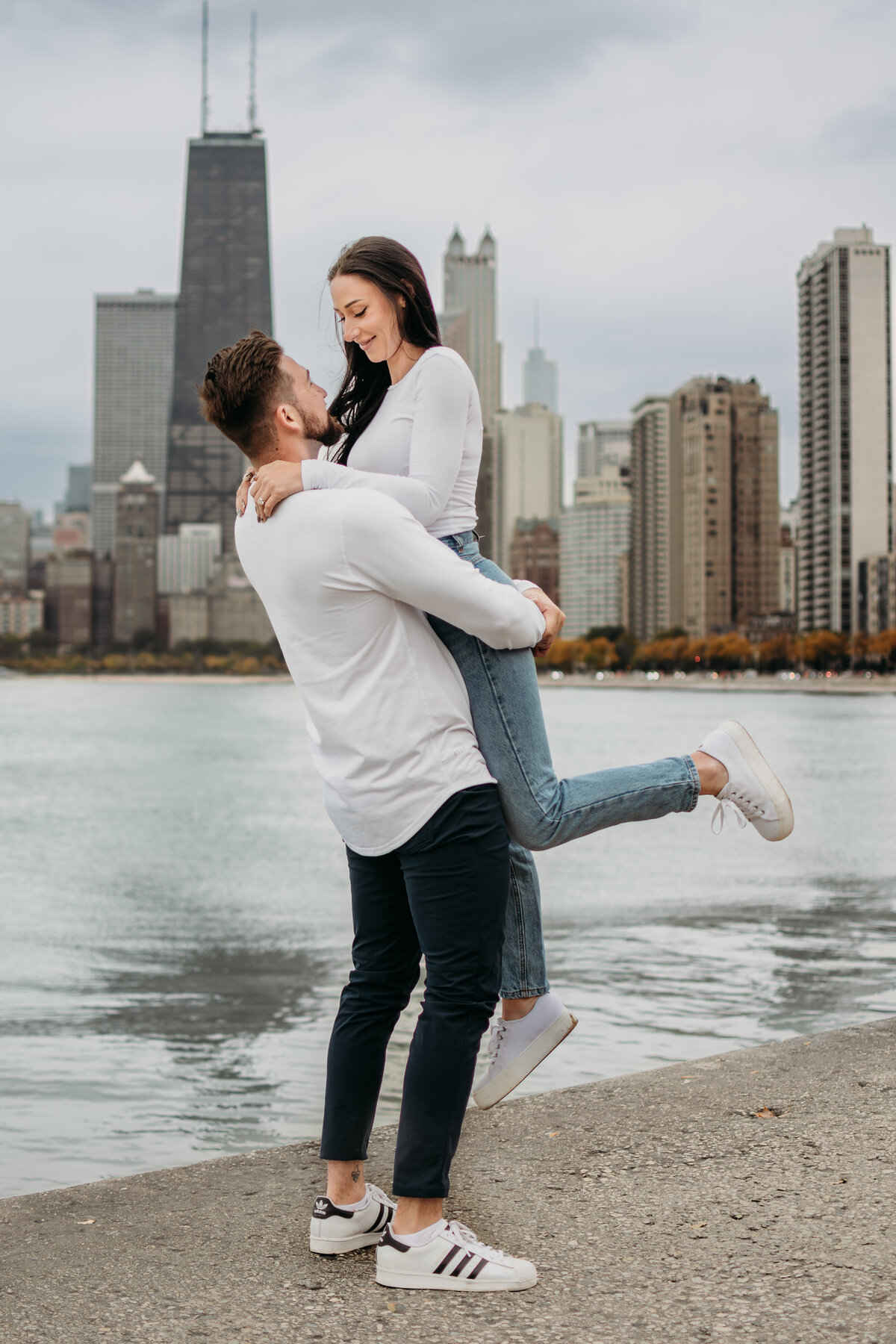 Engagement Photo Session with Chicago SKyline