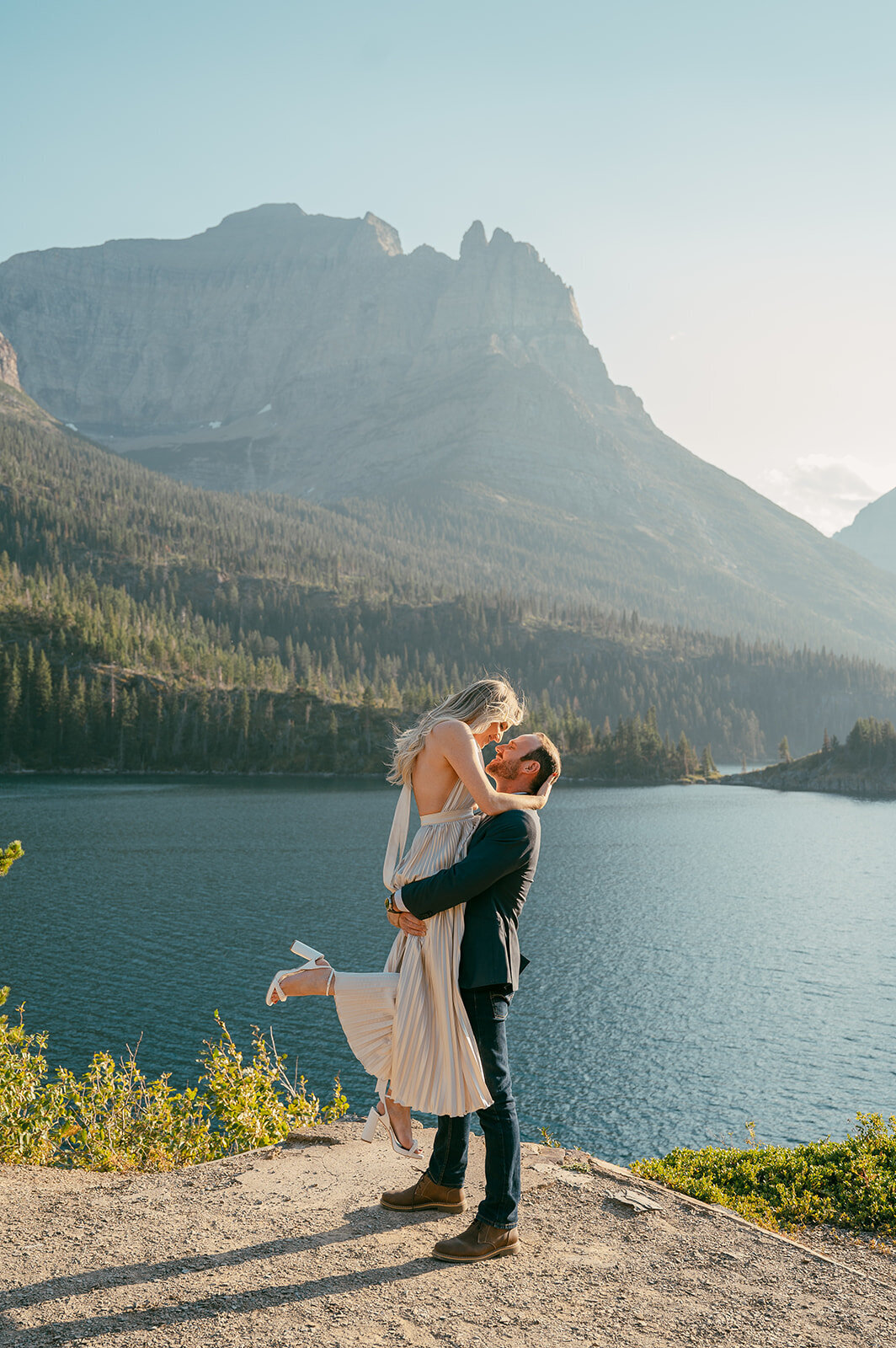vintage-hollywood-glacier-national-park-elopement-presley-gray-photo1027