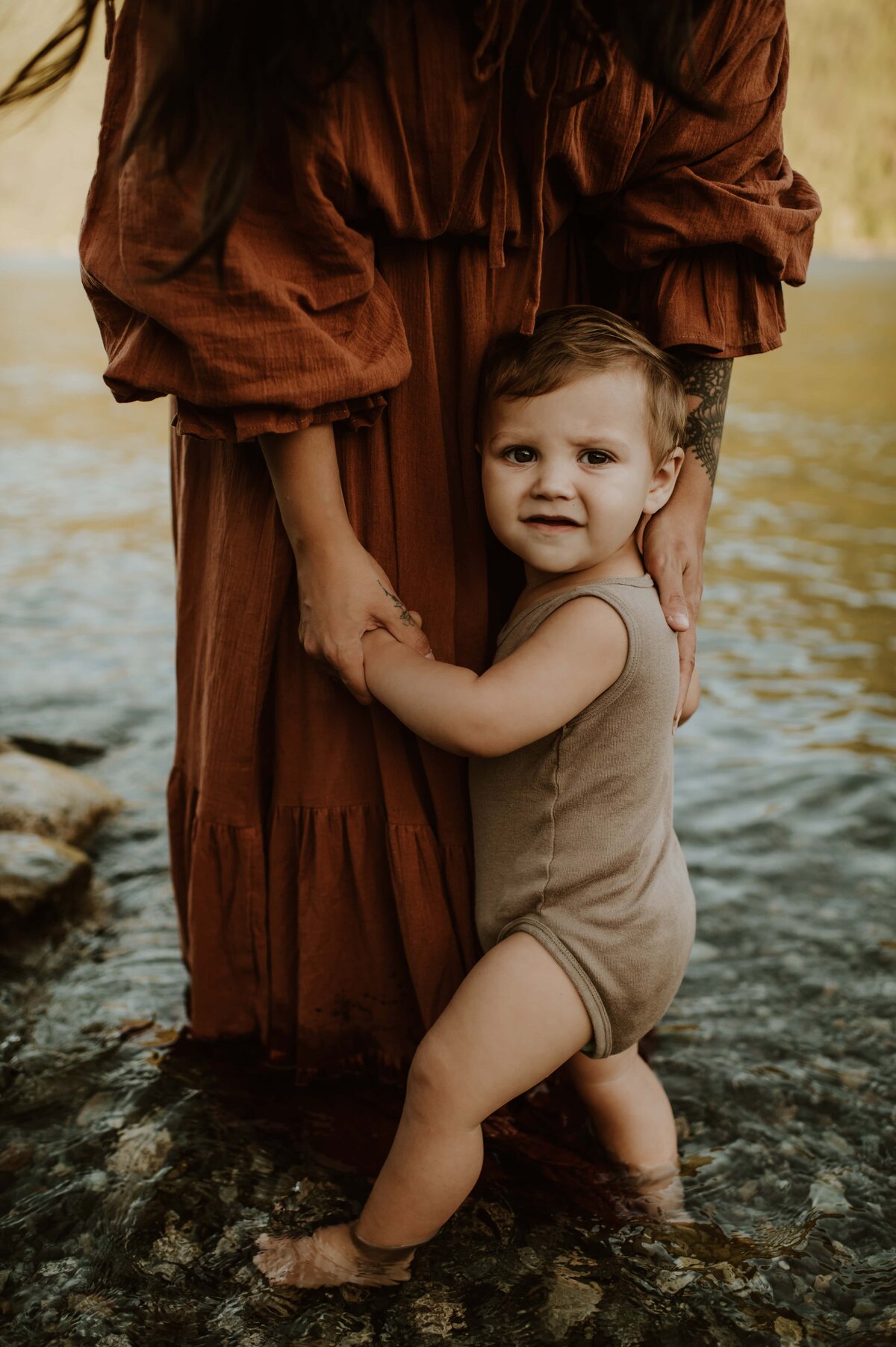Crissy-Motherhood-Photography-Session-Alouette-Lake-BC-12