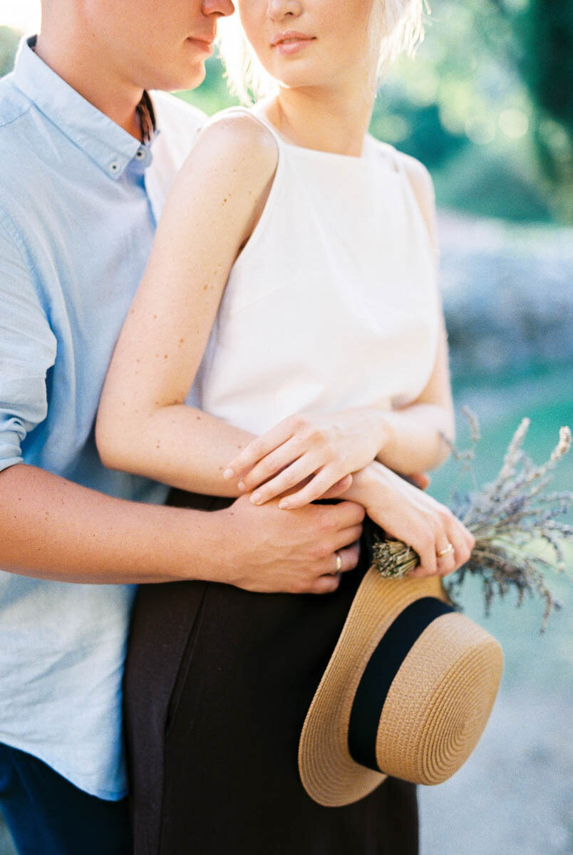 Engagement 1200px-1059