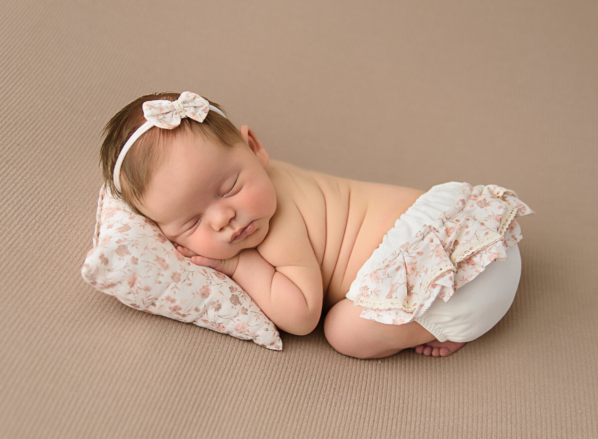 Best-affordable-simplistic-posed-newborn-keller-dfw-baby-newborn-photographer-6681ELAN_5424E