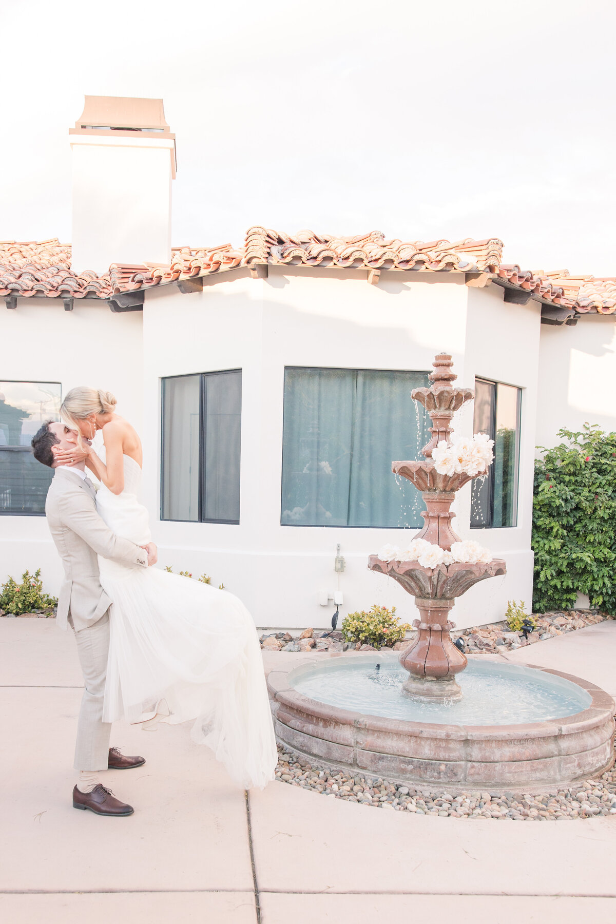 The Estate at Via Las Palmas Palm Springs Light and airy spring wedding southern california wedding venue luxury photography-275