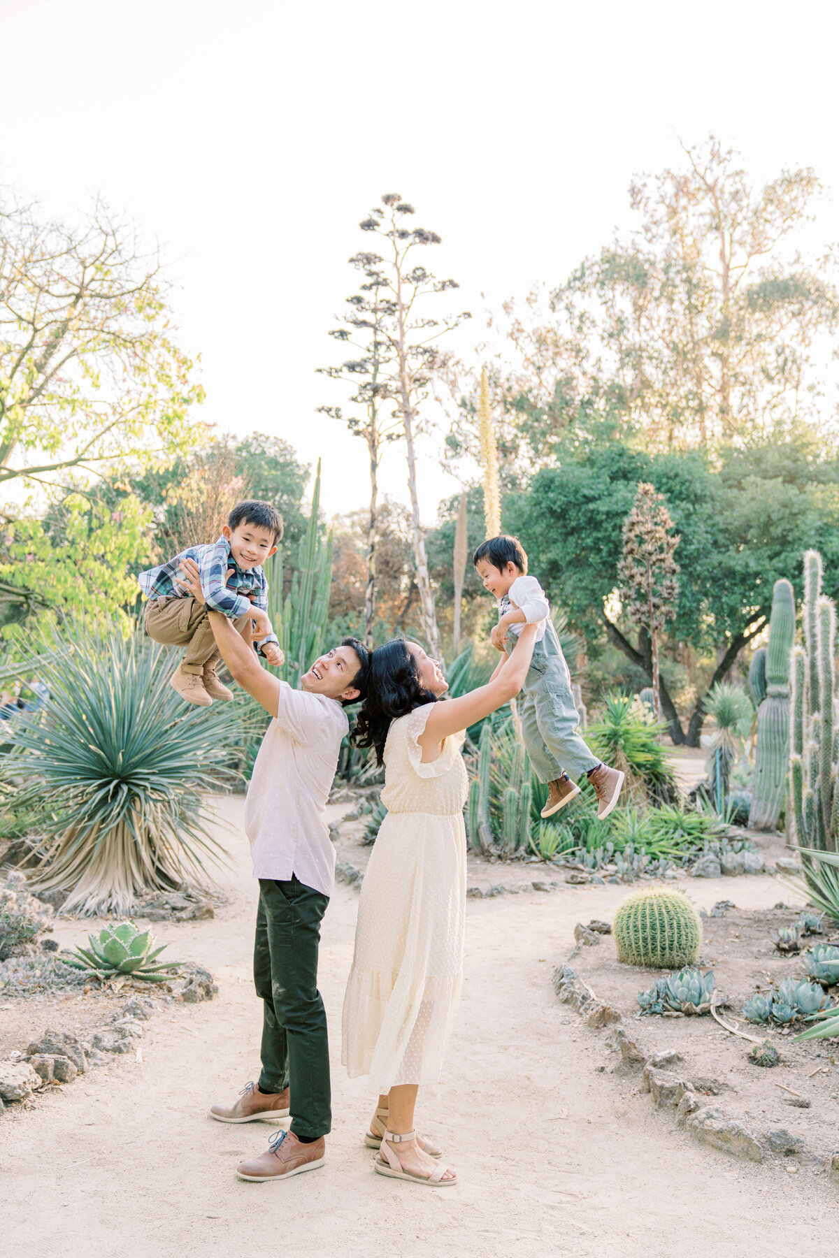 1602DSC08006.jpg_bayarea_stanford_family_photographer_arizona_cactus_garden_marelestrydom