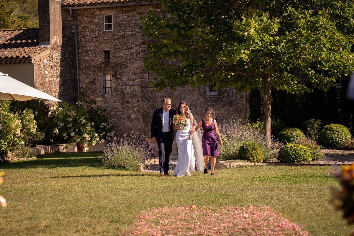 Mouries wedding provence photographer