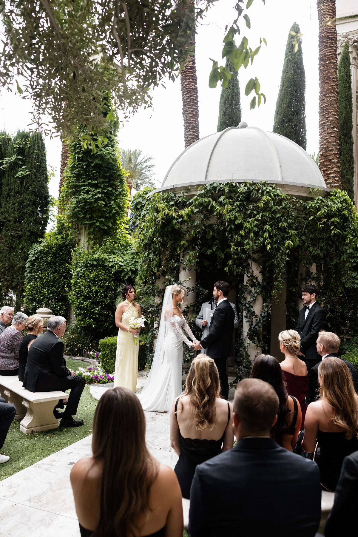 19_riskyexposure_maddie-noah_las-vegas-elopement-photography