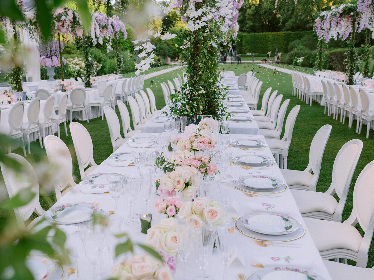 h Musee Rodin Wedding by Alejandra Poupel Events table setting 3