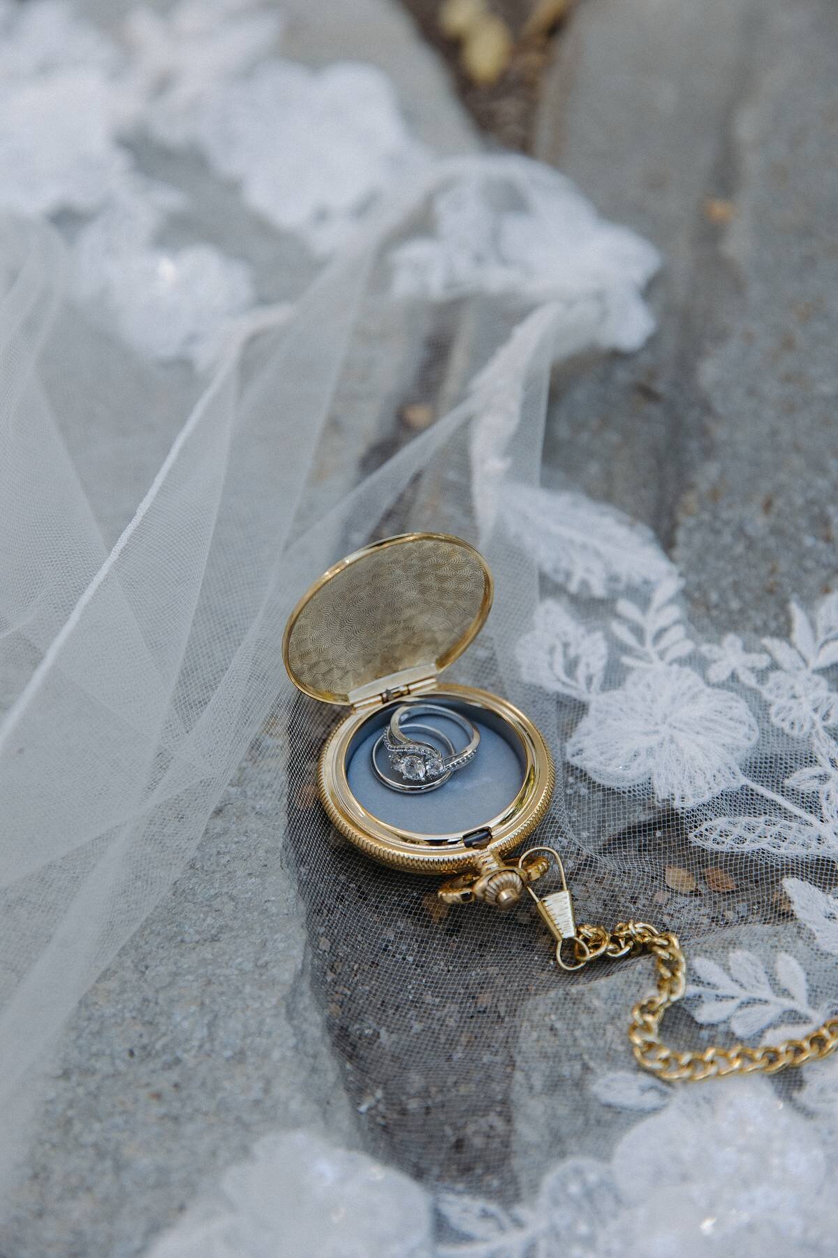Tessa+GarrettDetails_Getting-Ready-086