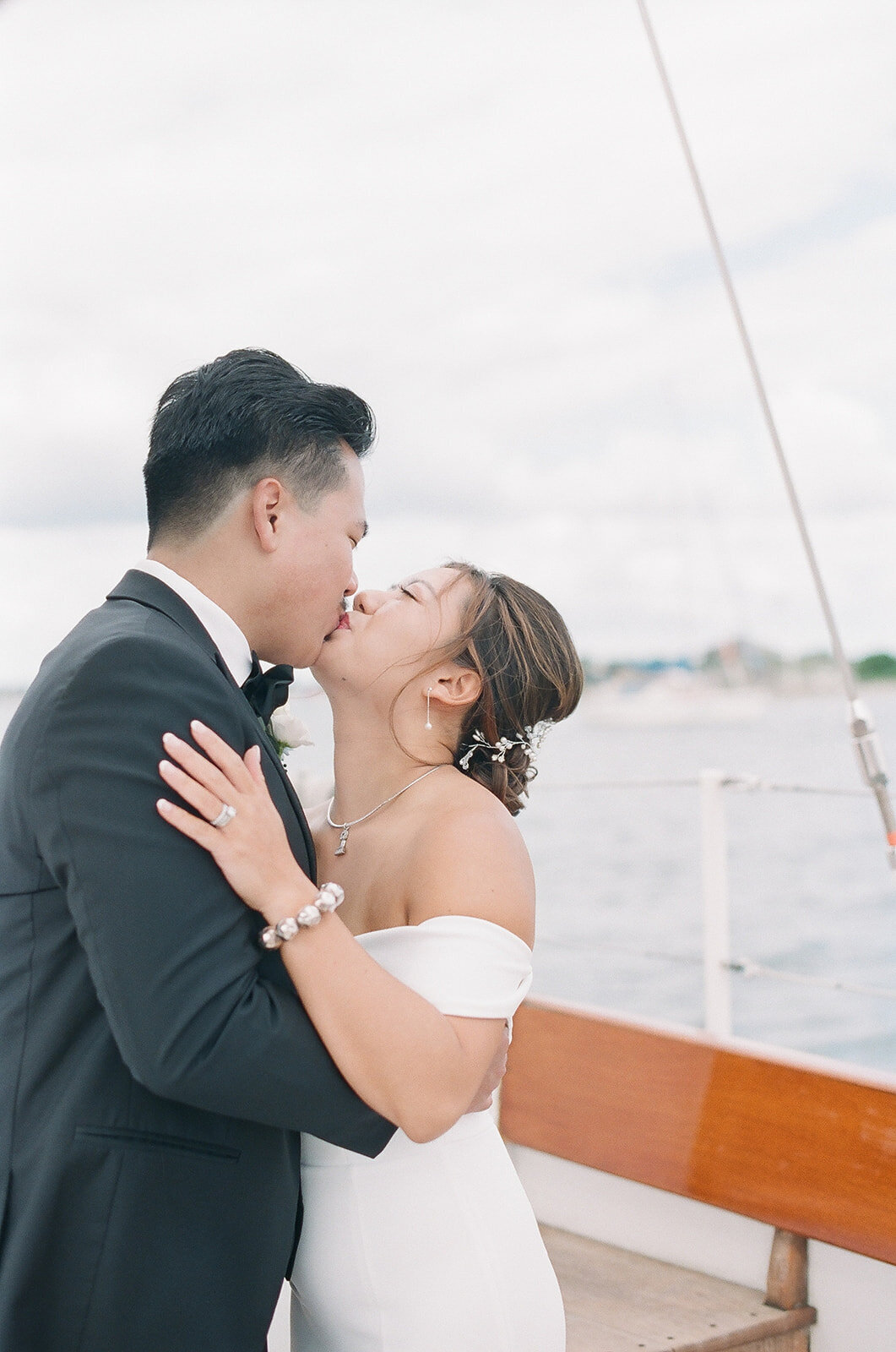 Elopement_Sailboat_Wedding_Newport_RI548122_0006221CHilaryBPhotography