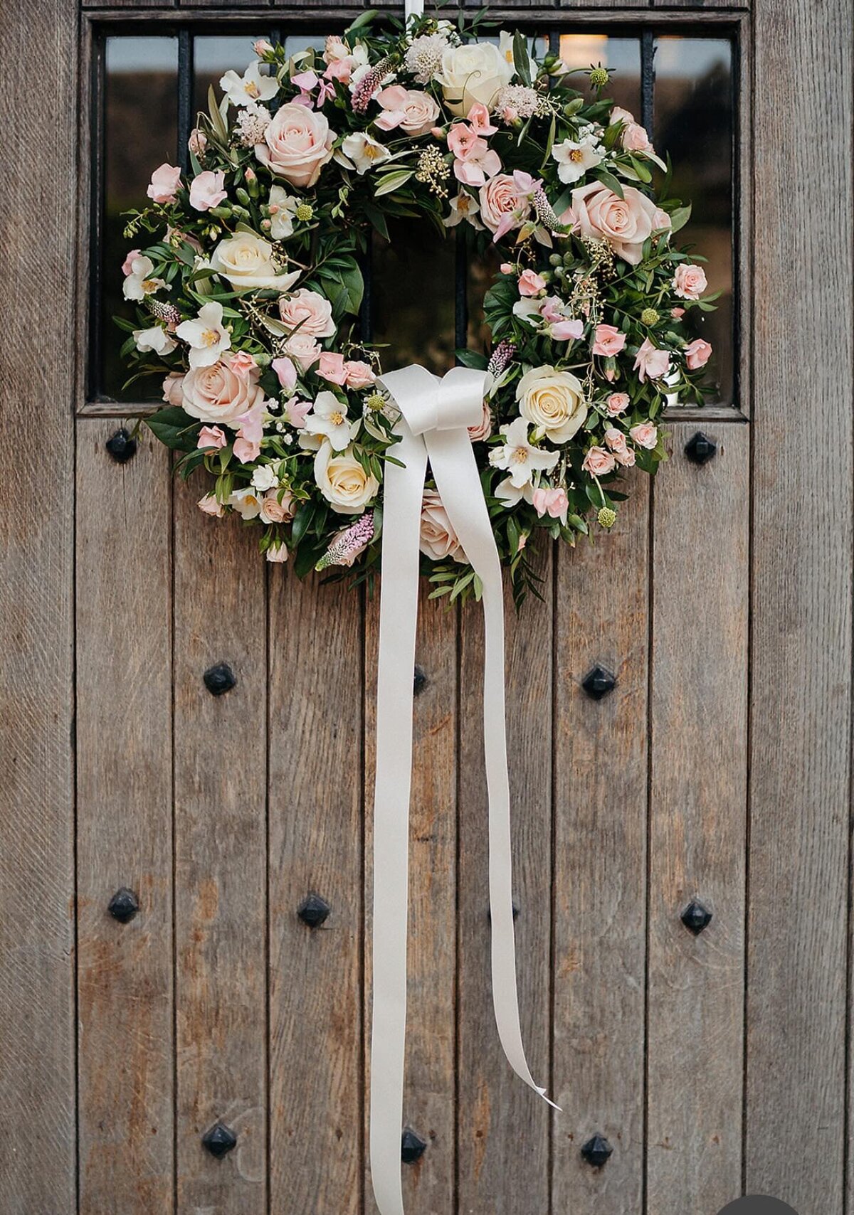 ISSY-AND-BELLA-WEDDING-FLORIST-HEREFORDSHIRE8