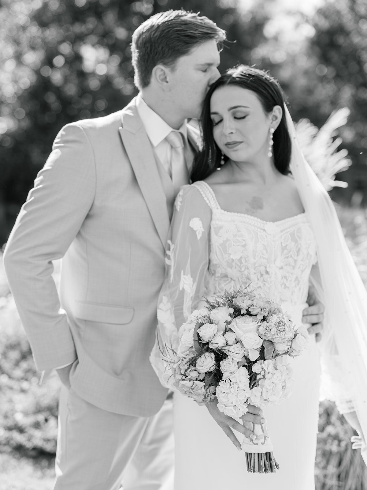 shea-gibson-mississippi-marriage-motherhood-photographer-sellers-wedding-389