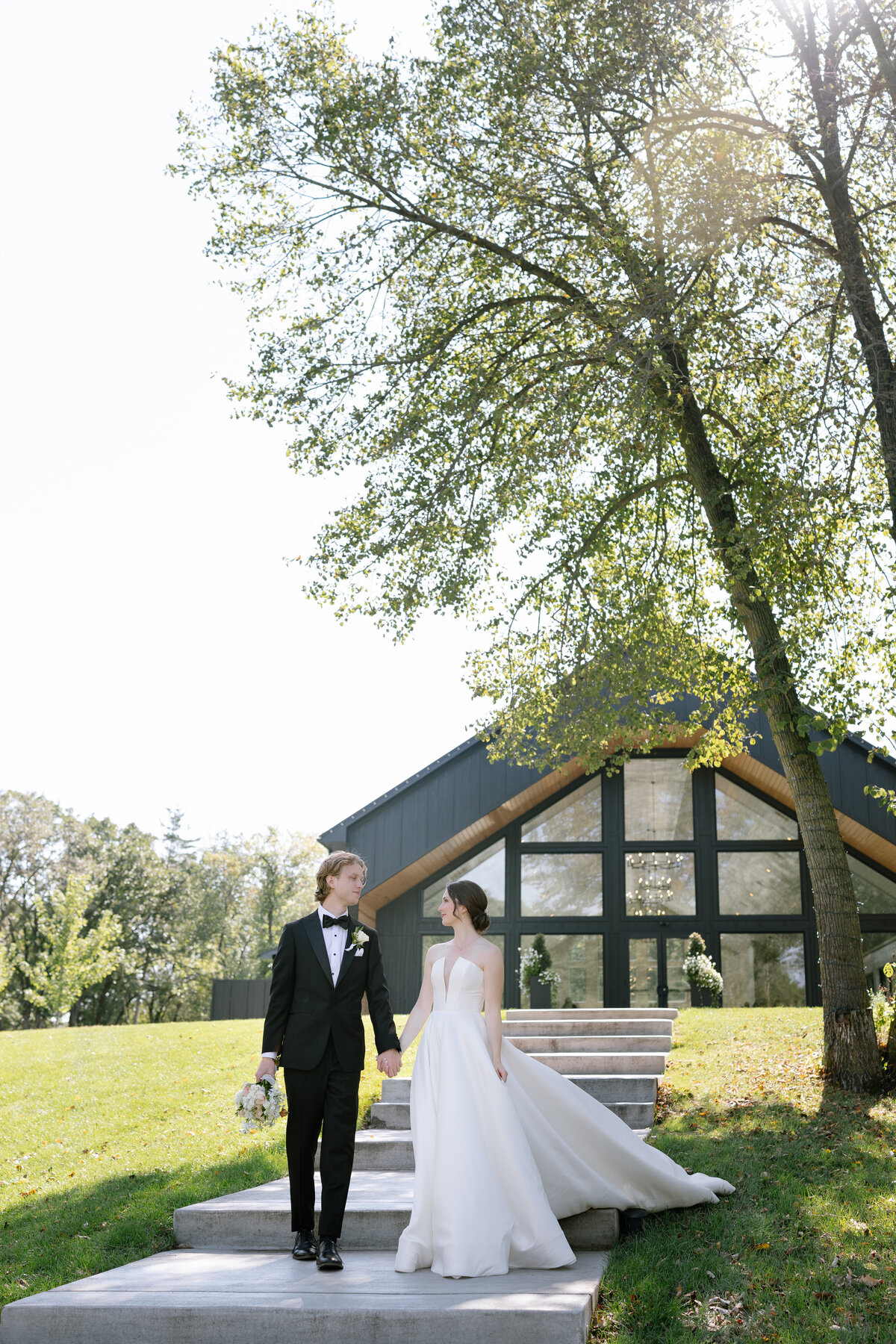 la_pointe_events_somerset_wisconsin_loui_photography_fall_wedding-19