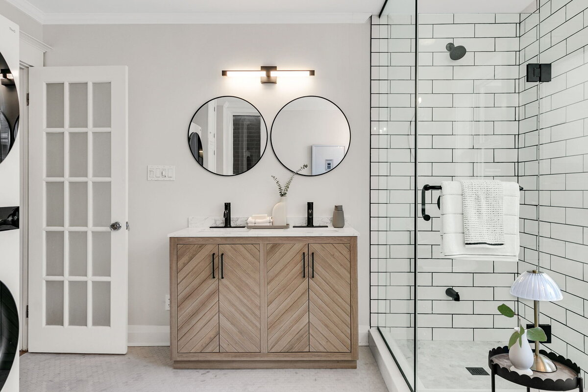 46-web-or-mls-30_004_Second Bathroom