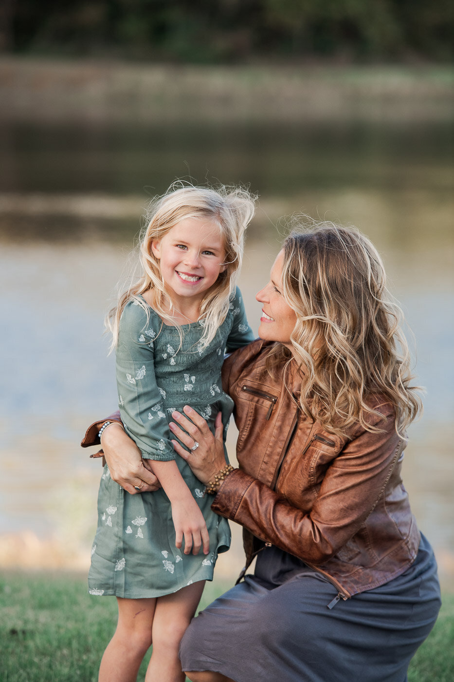 carmel-indiana-family-photographer-fall-pond-19