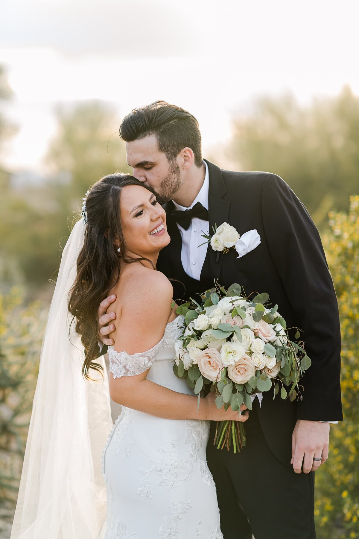 Scottsdale-Wedding-Photographer-McDowell-Mountain-Golf-Club-Bride-Groom-1589