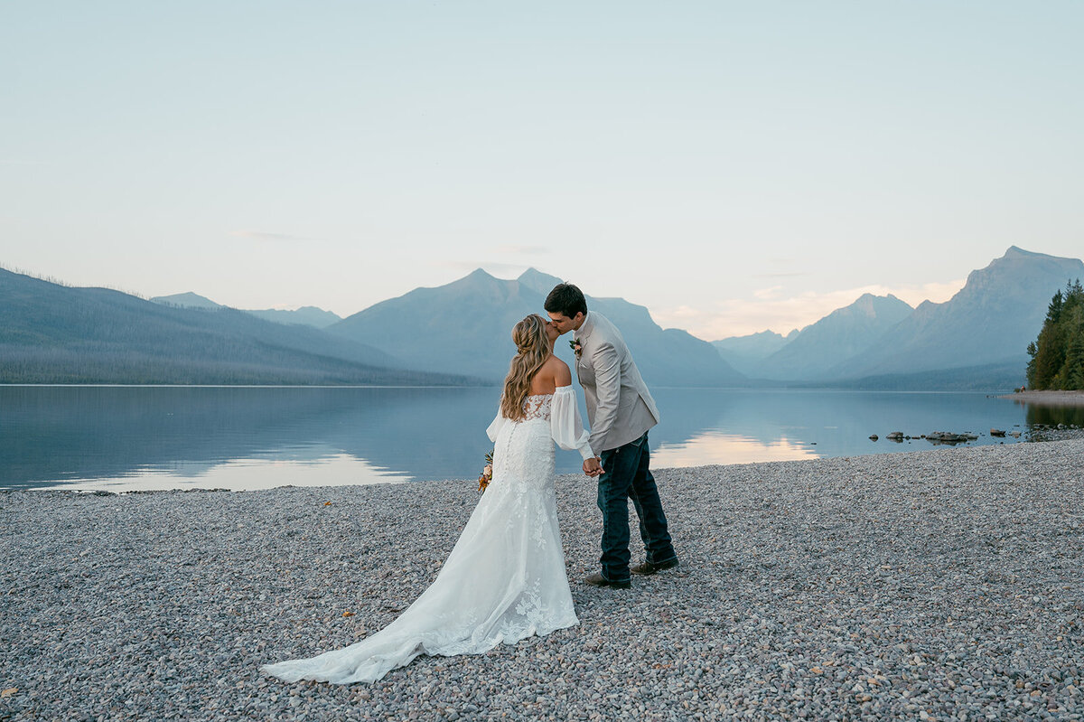 presley-gray-photo-glacier-national-park-elopement-7916