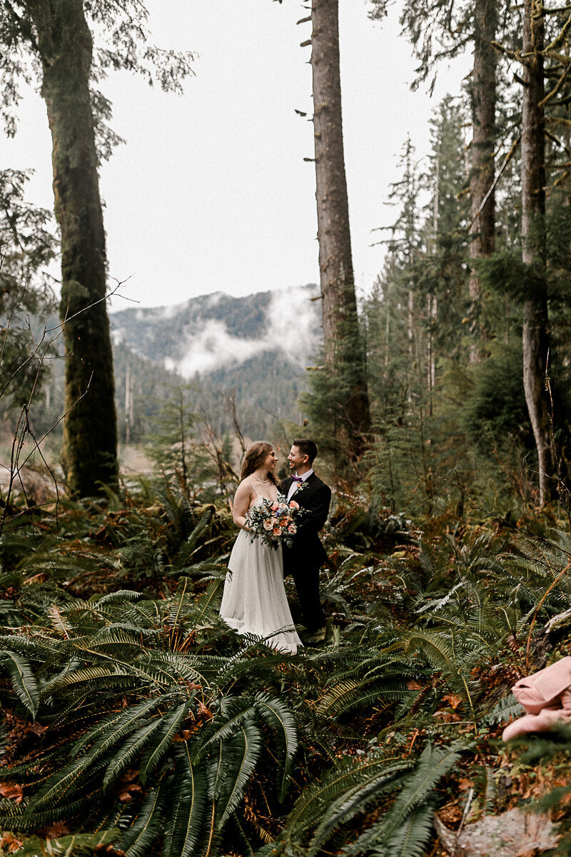 washingtonelopementphotographer-fernacreswedding-forkswashingtonwedding-pnwelopement-58