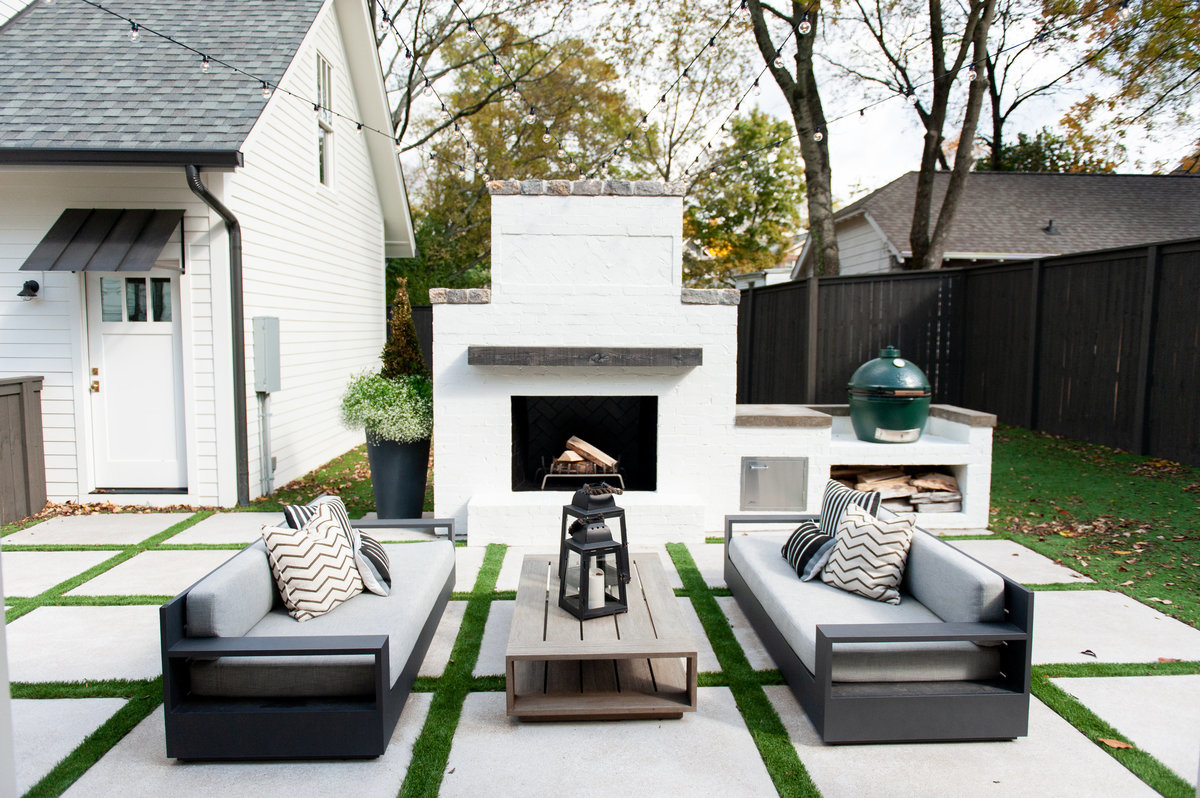 Outdoor living design by Onyx+Alabaster