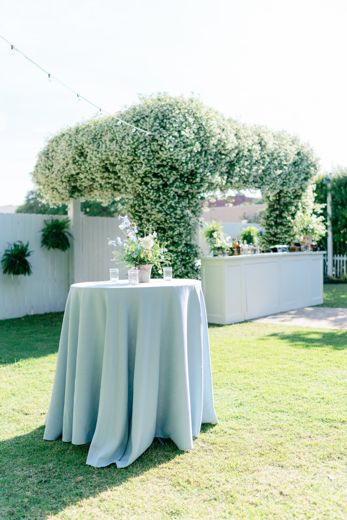 Spring Rehearsal Dinner at the Beaufort Inn. Blue and White. Kailee DiMeglio Photography.