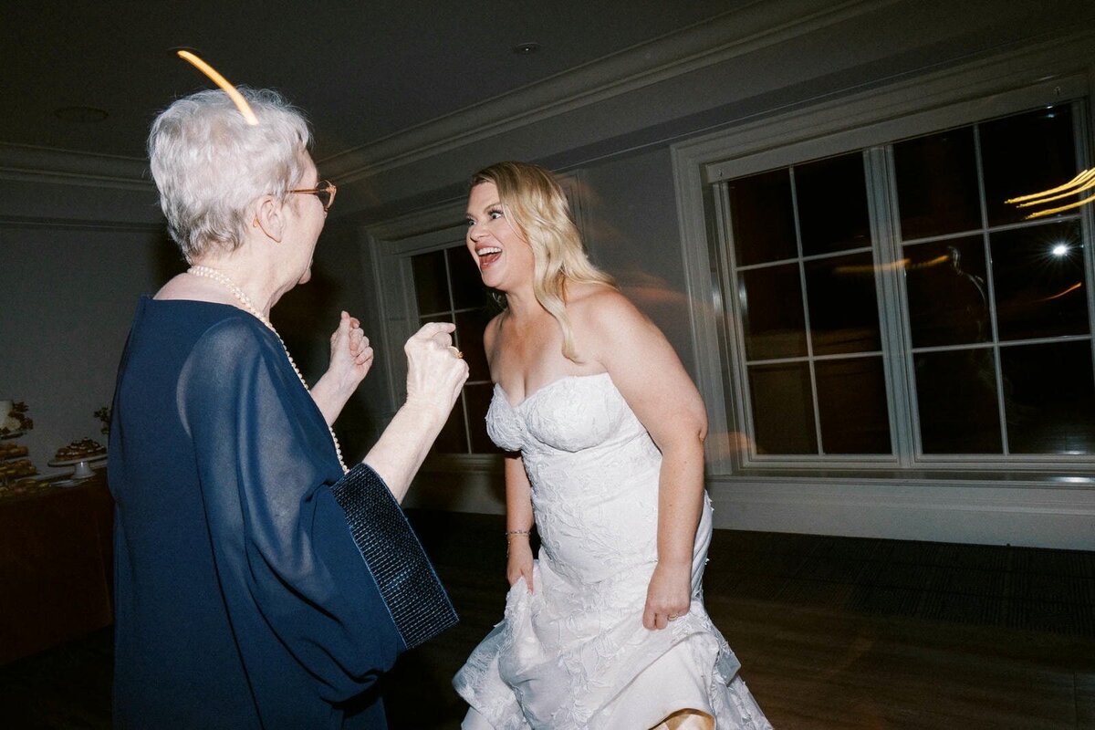 W5-Wedding-in-Oakville-Golf-Club-Shane-and-Katy-2023-10-14-2500px-1228