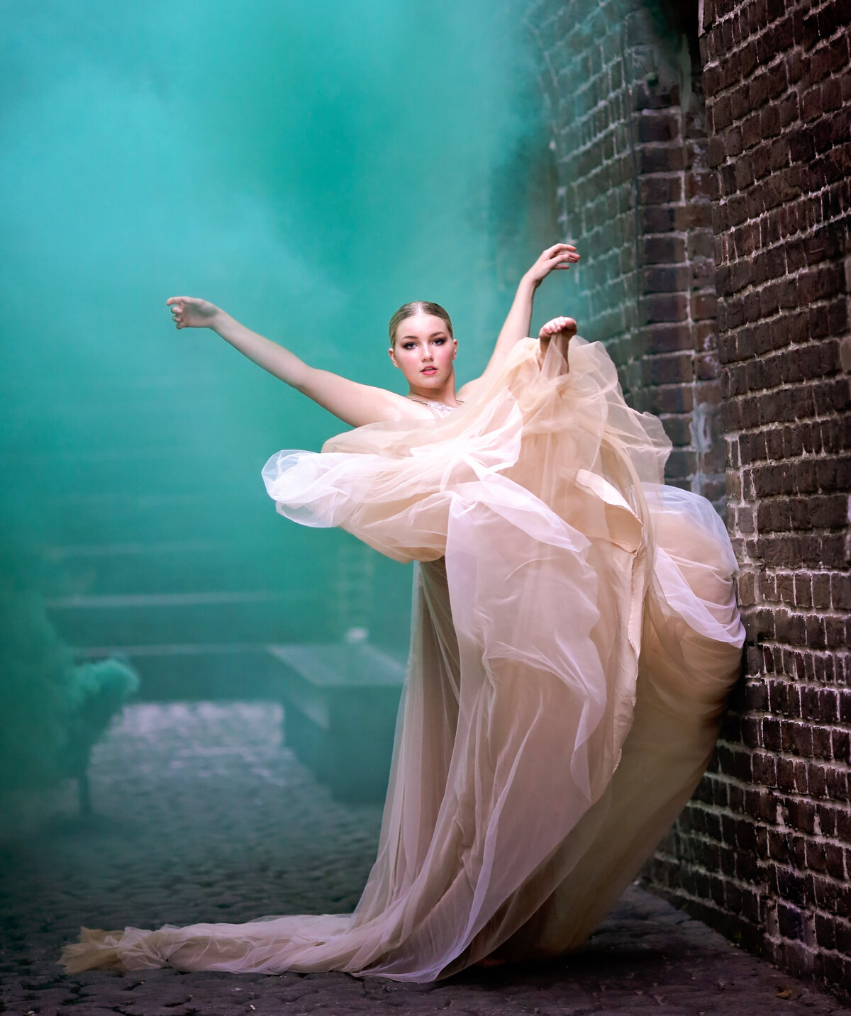 savannah-classy-boudoir-glamour-ballet-portrait-02