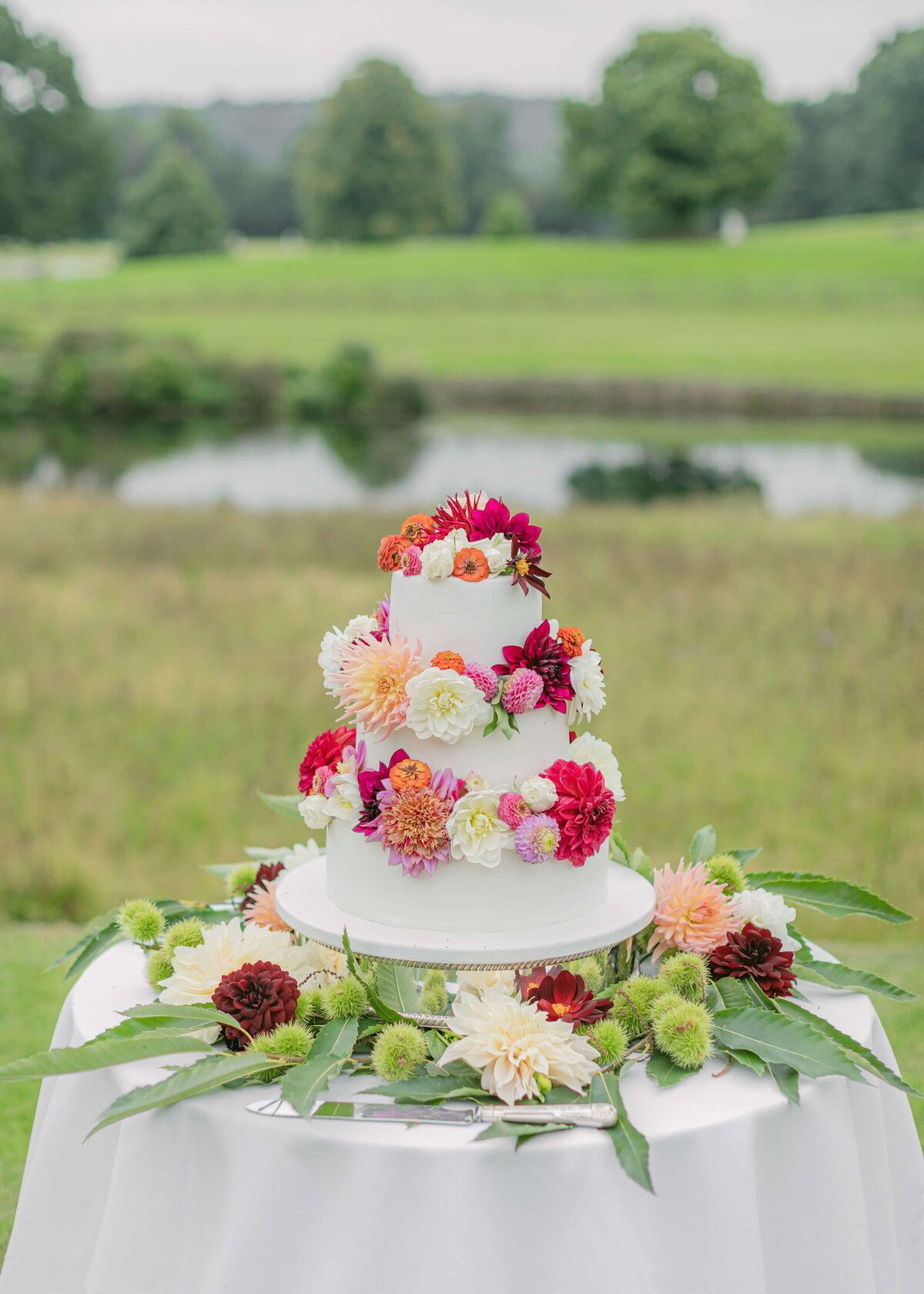 chloe-winstanley-weddings-stafford-cake-flowers
