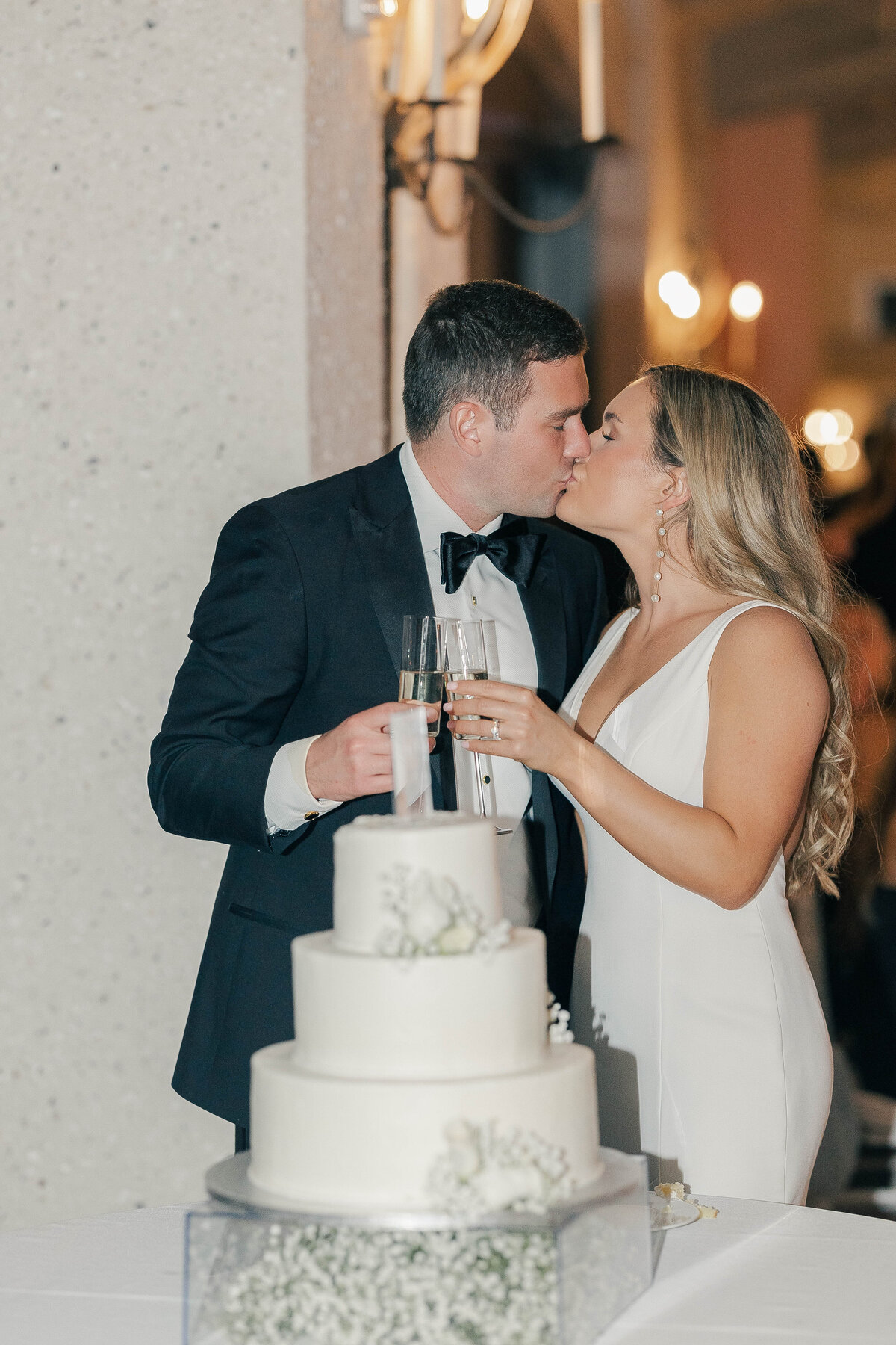 Modern Wedding Flowers at The Westin Hilton Head Island resort, Hilton Head Island, SC | Wedding and Event Florist | Madison Photography | Coastal Floral & Events