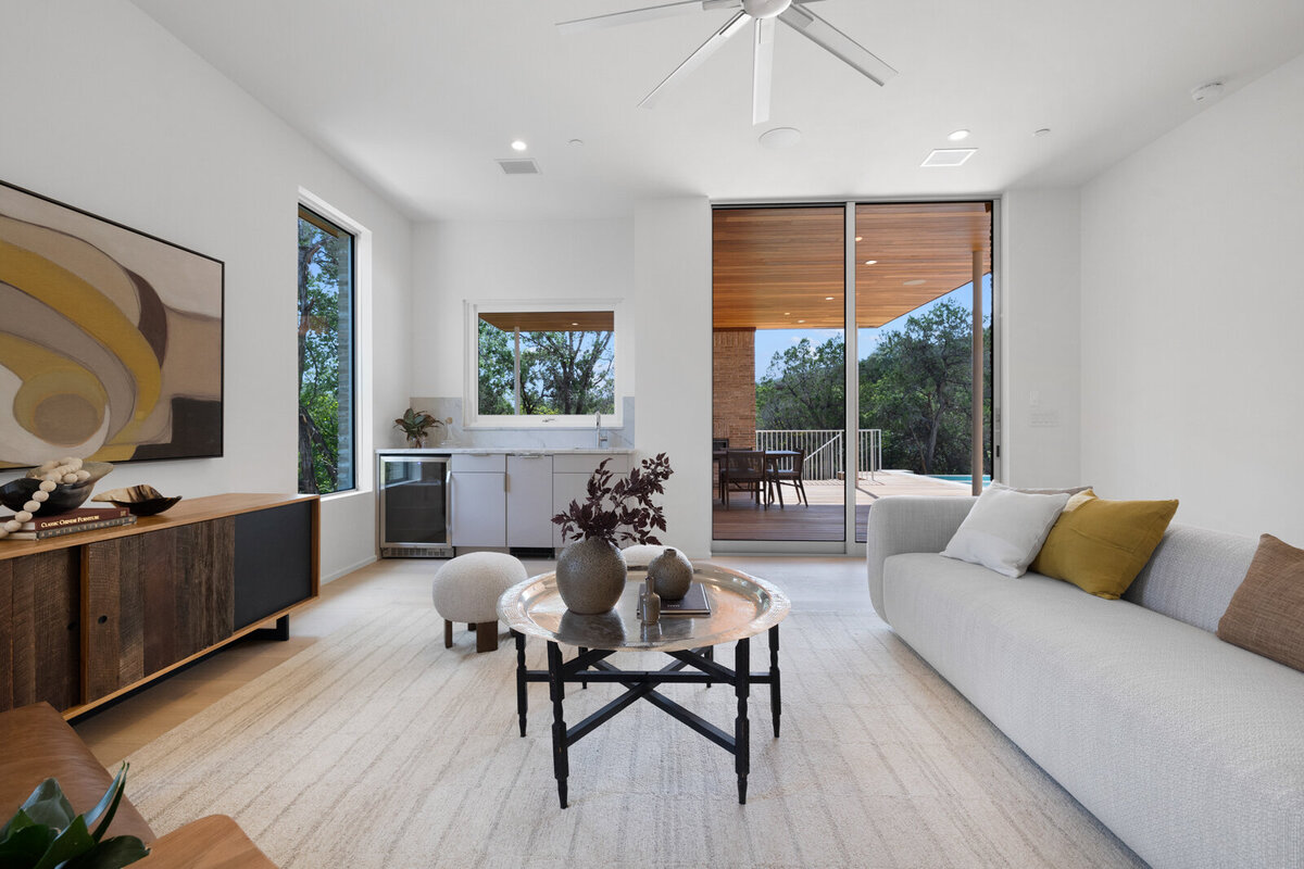 2707-toro-canyon-living-1