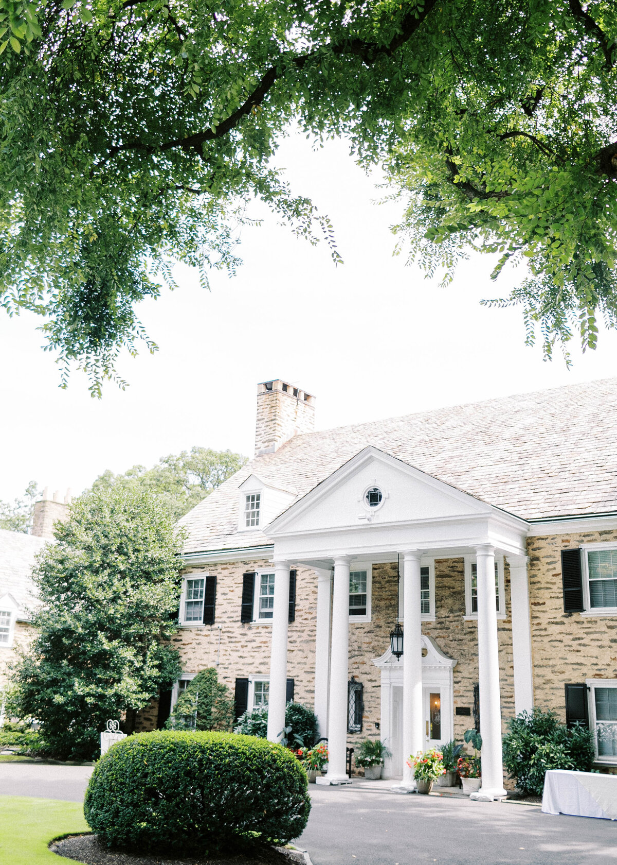 Huntingdon-Valley-Country-Club-Wedding-Bridal-Details_001