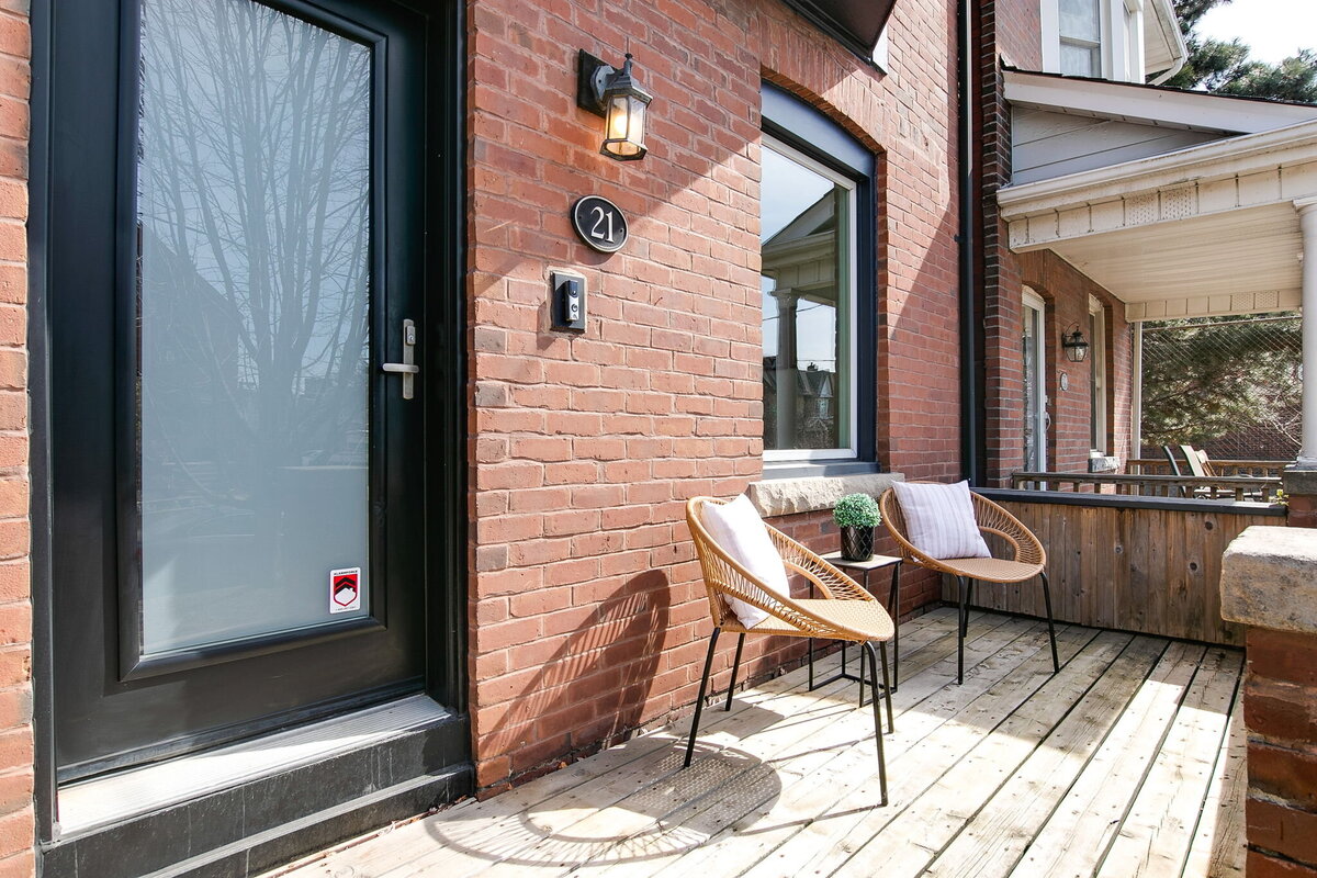4-web-or-mls-3_001_Porch