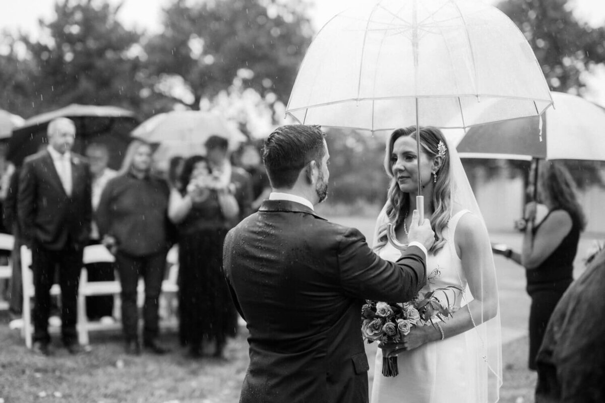 pouring-rain-during-wedding-ceremony