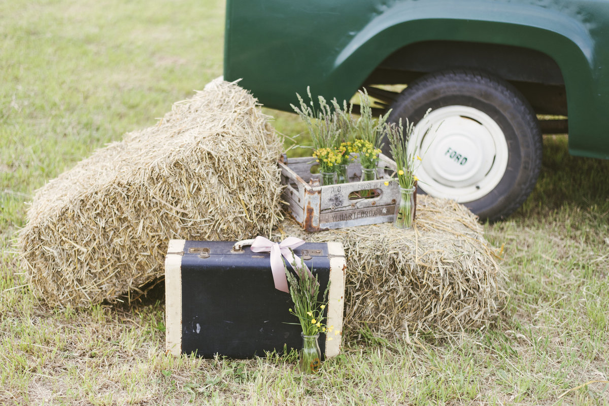 Monica-Relyea-Events-Alicia-King-Photography-Globe-Hill-Ronnybrook-Farm-Hudson-Valley-wedding-shoot-inspiration52