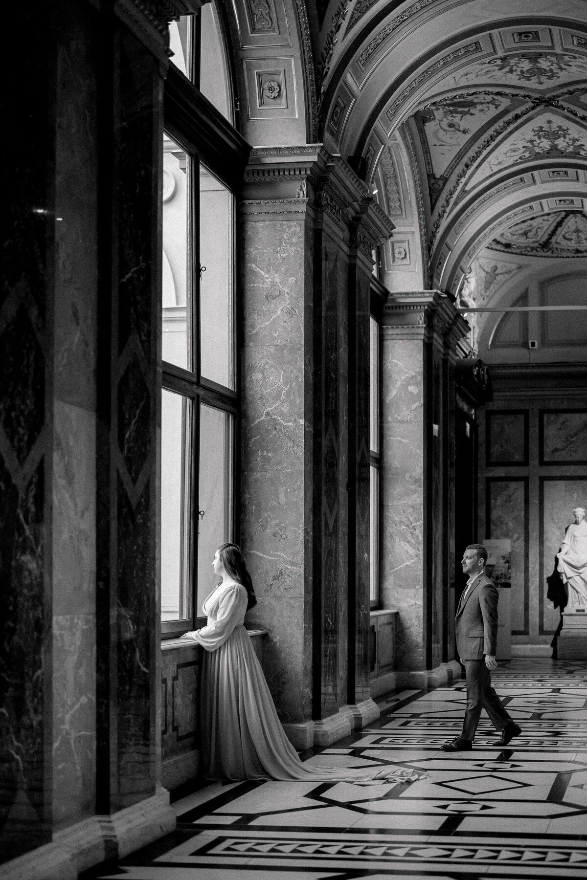 Engagement in Fine Art Museum in Vienna