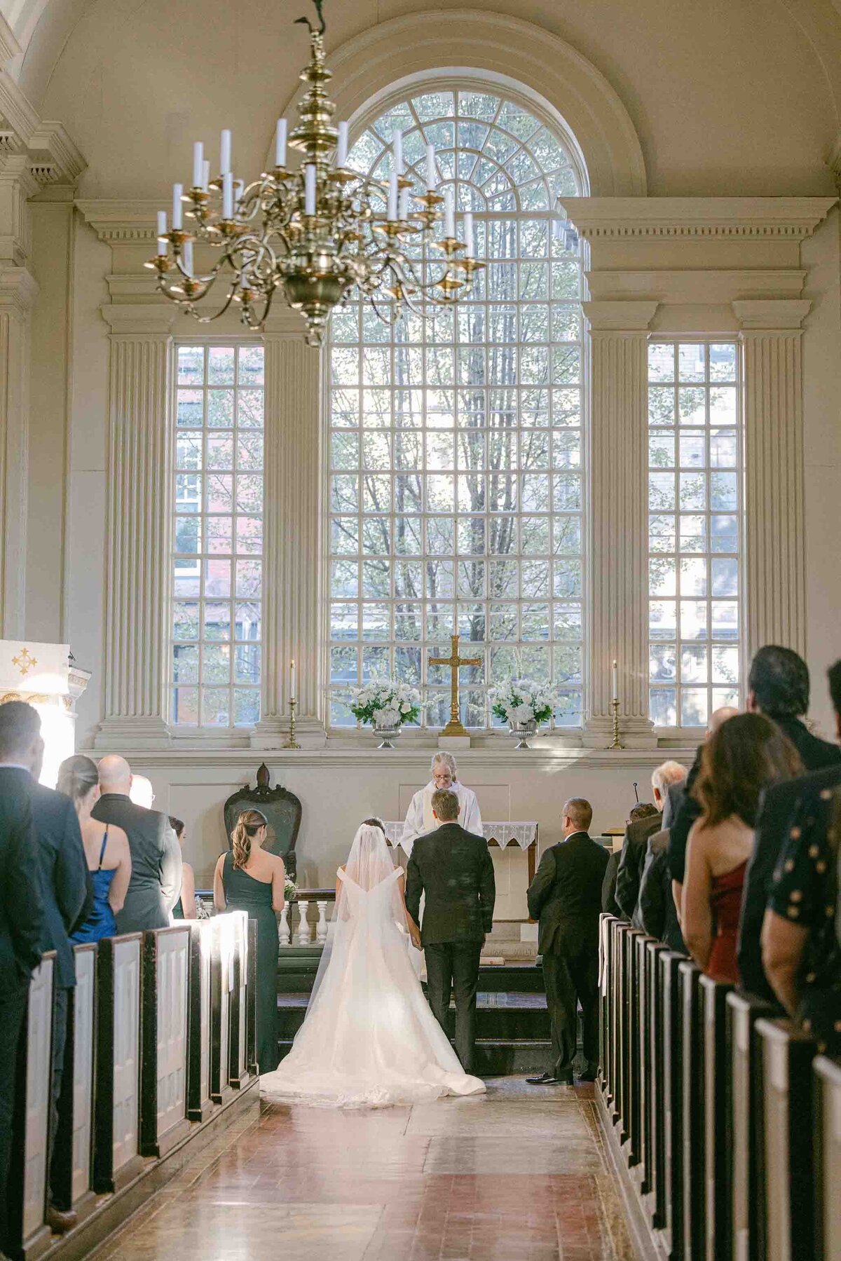 old-city-philadelphia-church-wedding-ceremony