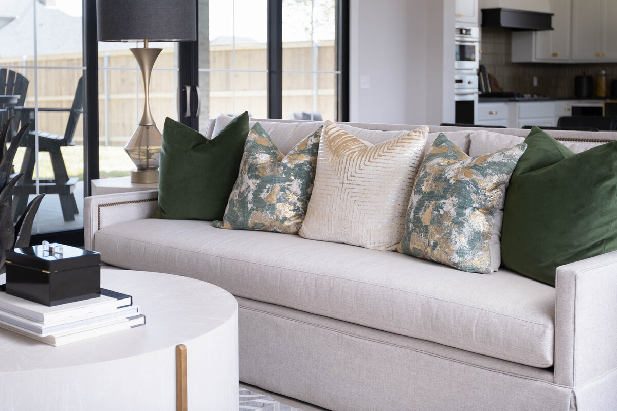 Discover the perfect sofa or sectional with coordinating accent pillows for your living space.