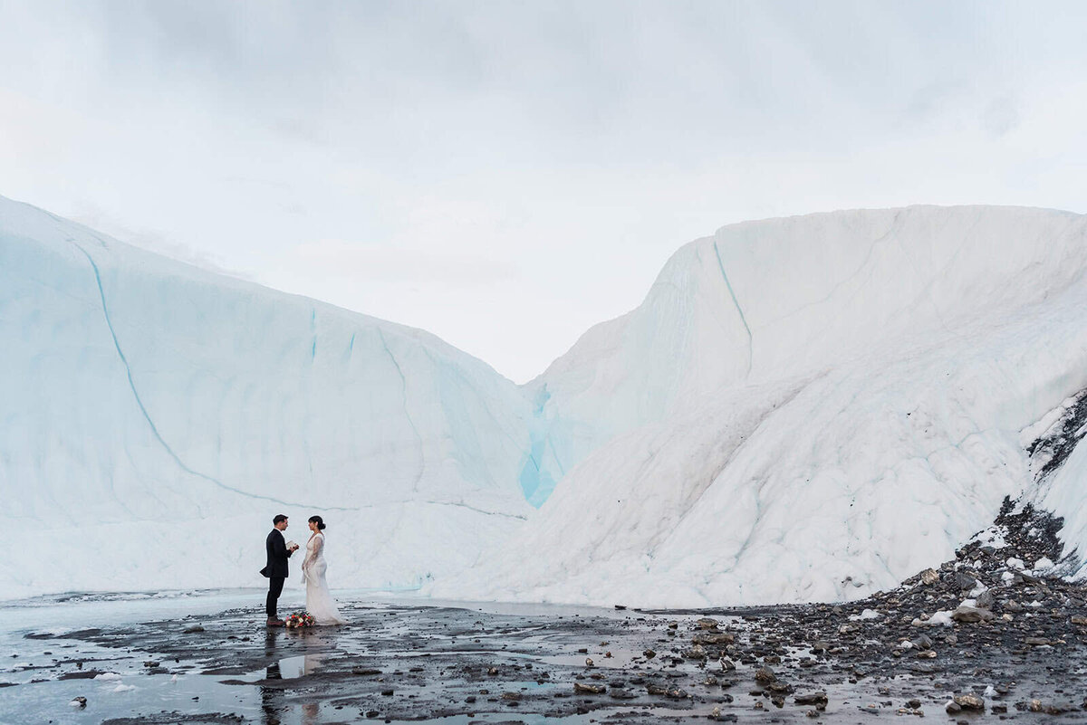 best-glacier-elopement-locations-alaska-Soul-and-Sky-Weddings