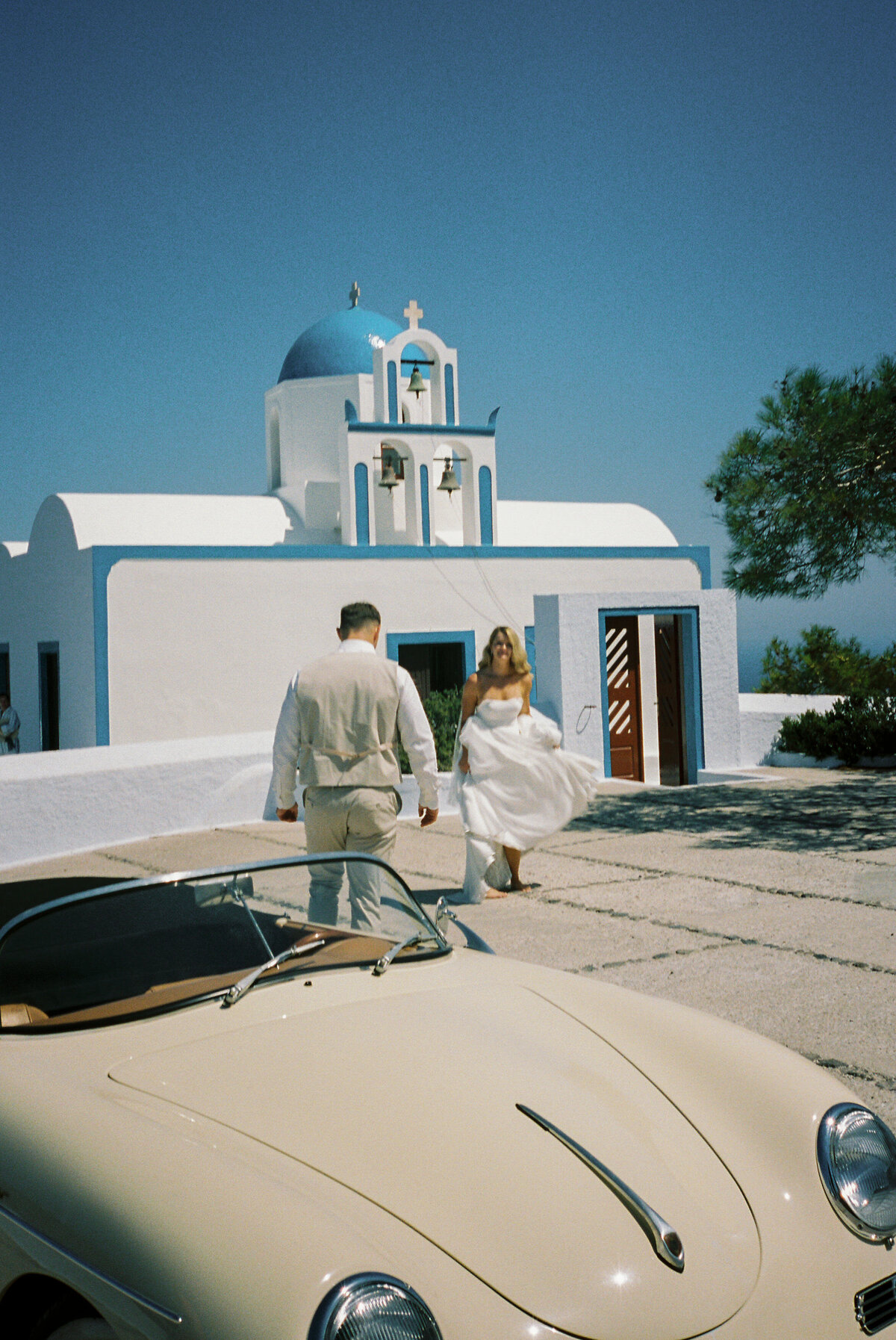 santorini-summer-elopement-film-greece-island-elegant-timeless-vintage-5