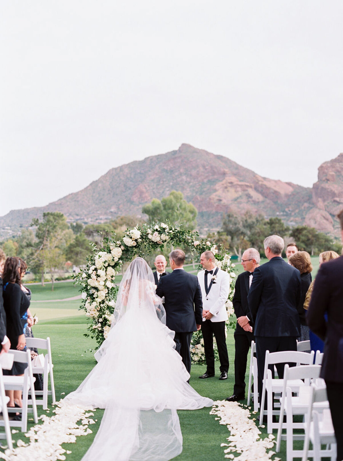 Alexandria & Stephen | Paradise Valley Country Club, Arizona | Mary Claire Photography | Arizona & Destination Fine Art Wedding Photographer