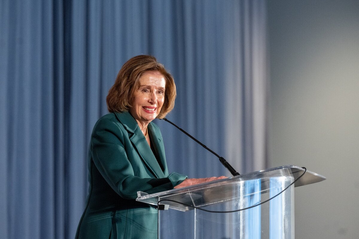 washington-dc-female-political-event-photographer-at-the-conrad-hotel-hakeem-jeffries-nancy-pelosi-9