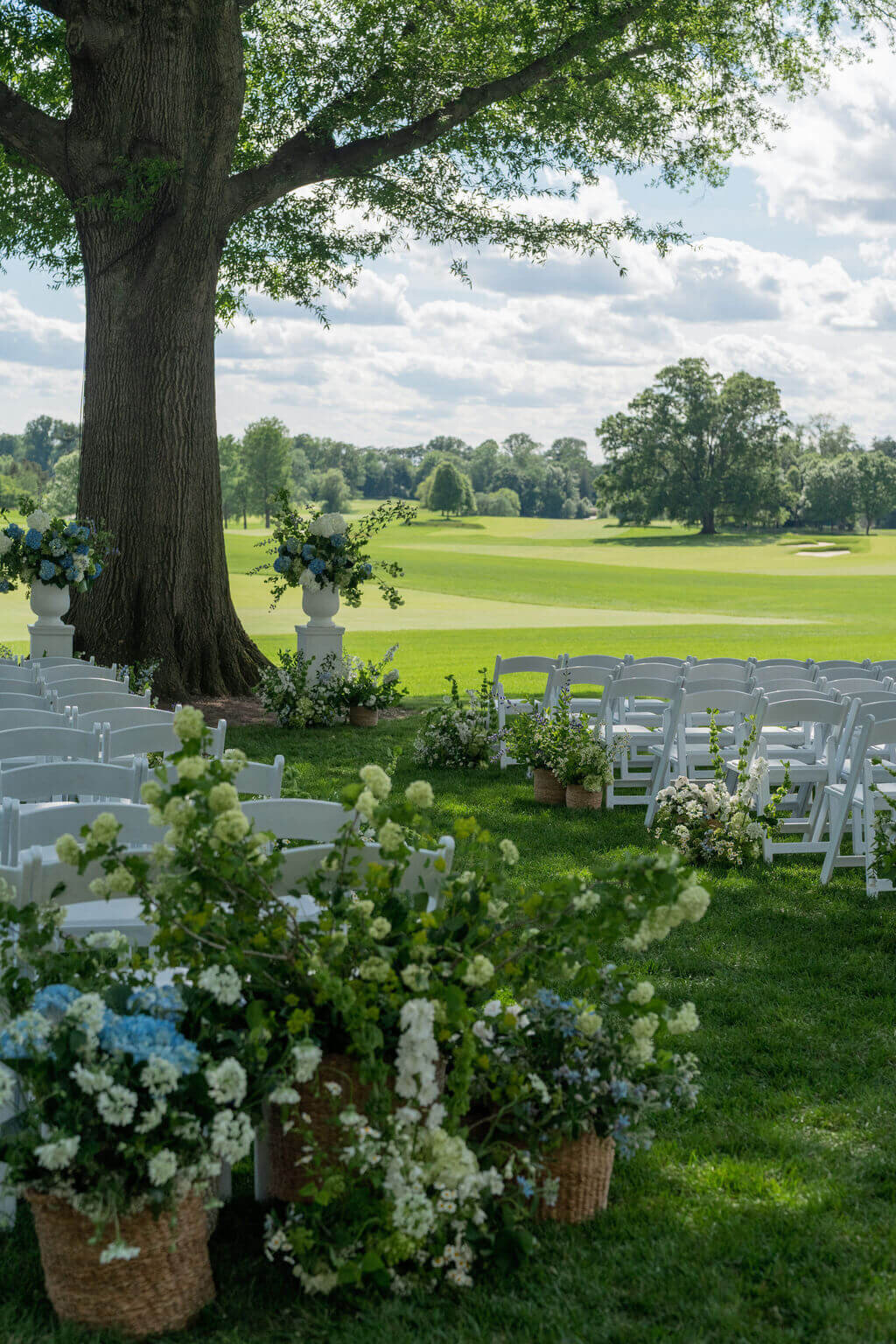 anna-jack-springvale-floral-chevy-chase-club-garden-inspired-outdoor-wedding-ceremony