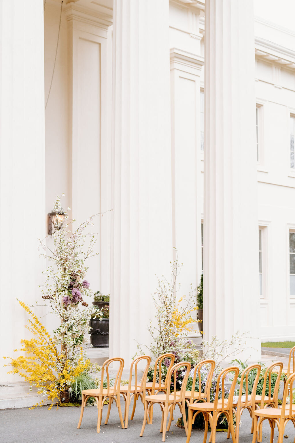 grounded-ceremony-florals-spring-wedding-at-wadsworth-mansion-ct