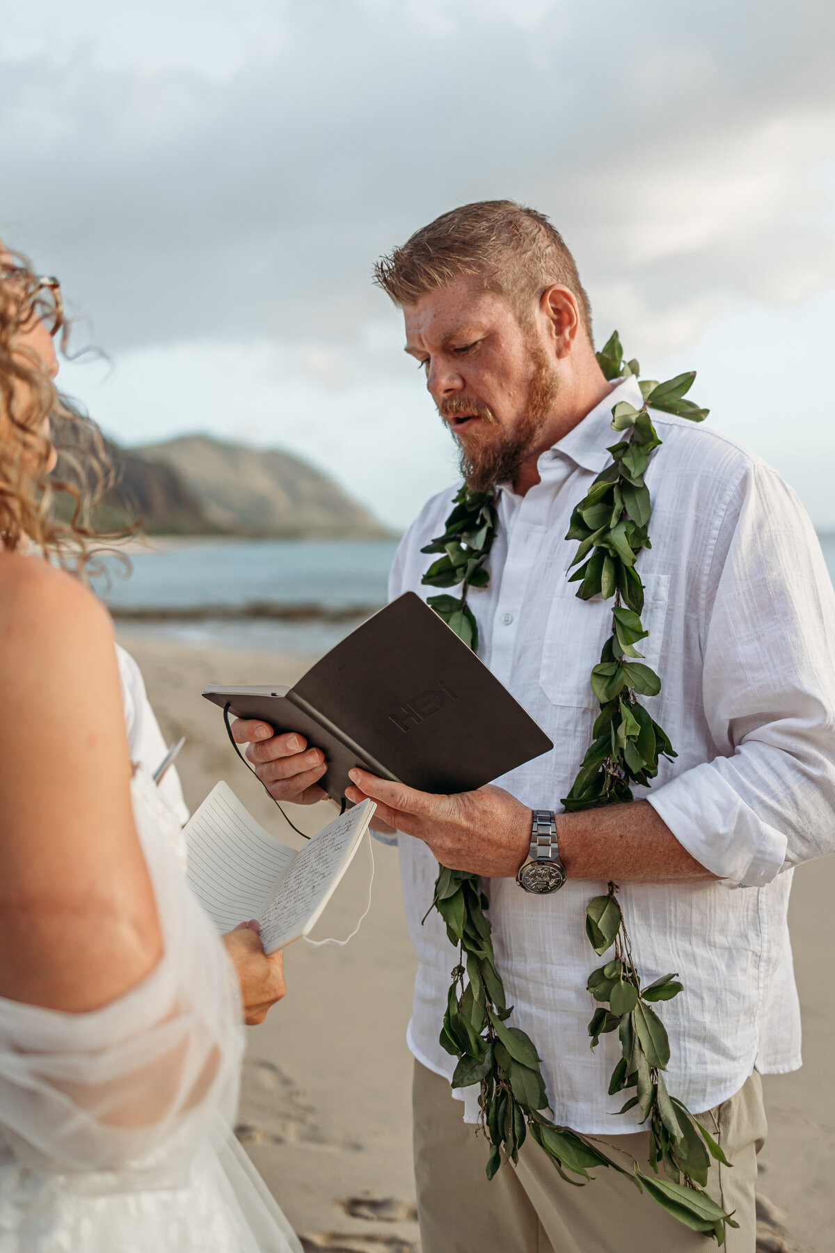 Hawaii-beach-elopement-16