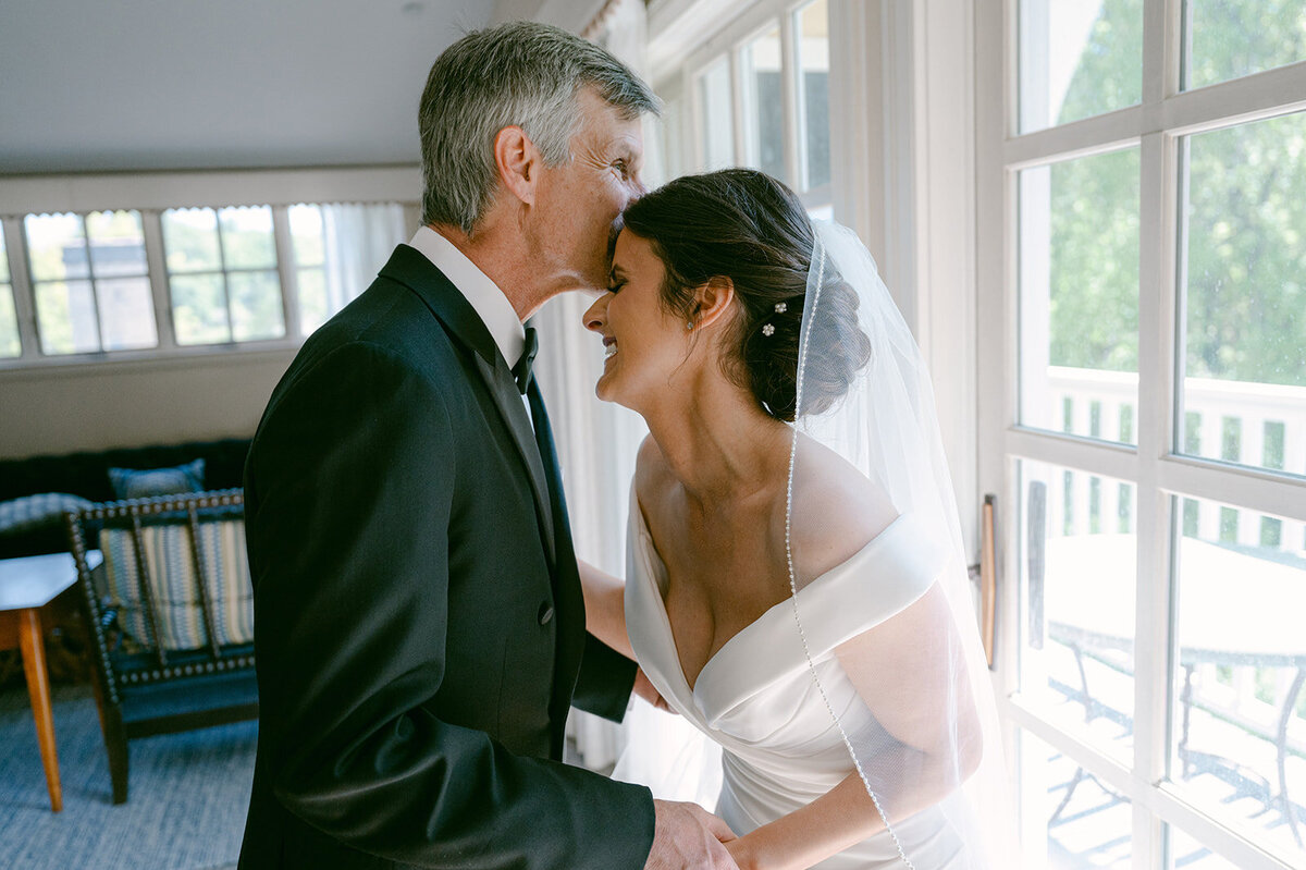 bella-luce-by-michelle-andrea-new-england-photographer-wedding-perry-family-getting-ready-93