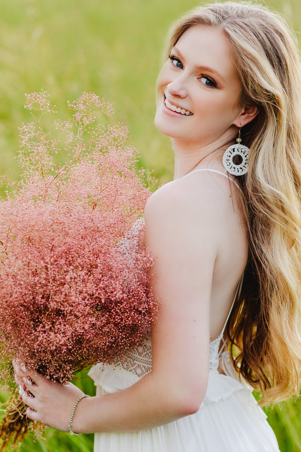 Hershey-Senior-PA-Senior-PHotos-flowers-white-dress-nature